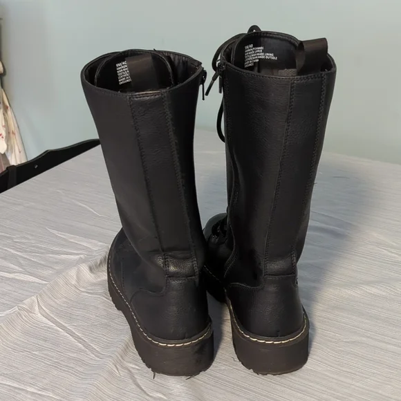Woman's zip boots - Picture 2 of 4